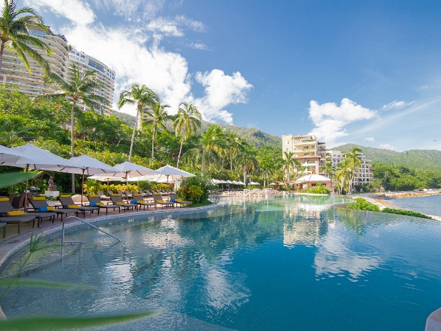 resort amenities puerto vallarta